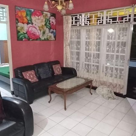 Villa Puspa 259 By Surganya Villa Puncak Εξωτερικό φωτογραφία