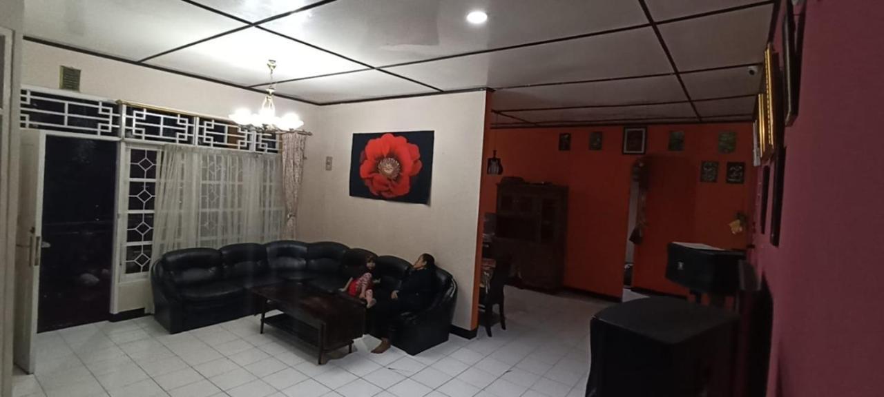 Villa Puspa 259 By Surganya Villa Puncak Εξωτερικό φωτογραφία