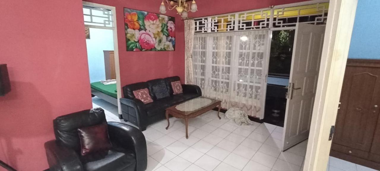 Villa Puspa 259 By Surganya Villa Puncak Εξωτερικό φωτογραφία